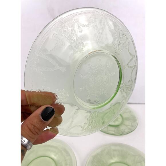 VTG 4 PC Green Depression Saucer Glass Floral Poinsettia 6" Plates Uranium GLOWS - Picture 10 of 11